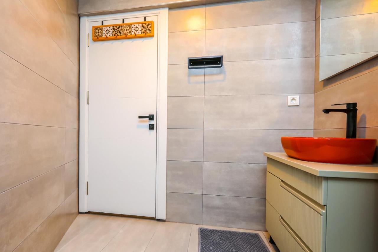 Vibrant Flat 500 M To Uskudar Ferry Station Apartment Istanbul Exterior foto